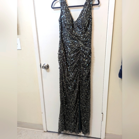 David's Bridal | Dresses | Davids Bridal Sequin Gown Size 9 Deep Emerald Green | Poshmark David's Bridal | Dresses | Davids Bridal Sequin Gown Size 9 Deep Emerald Green | Poshmark